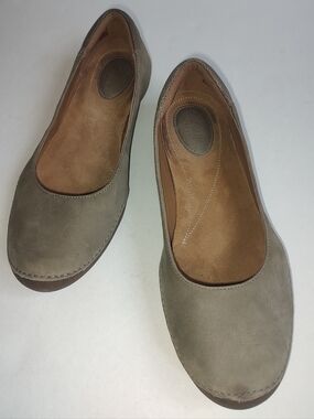 Clarks Autumn Sun Women's Flats Nubuck Leather Sage Grey Loafers Shoes 7.5